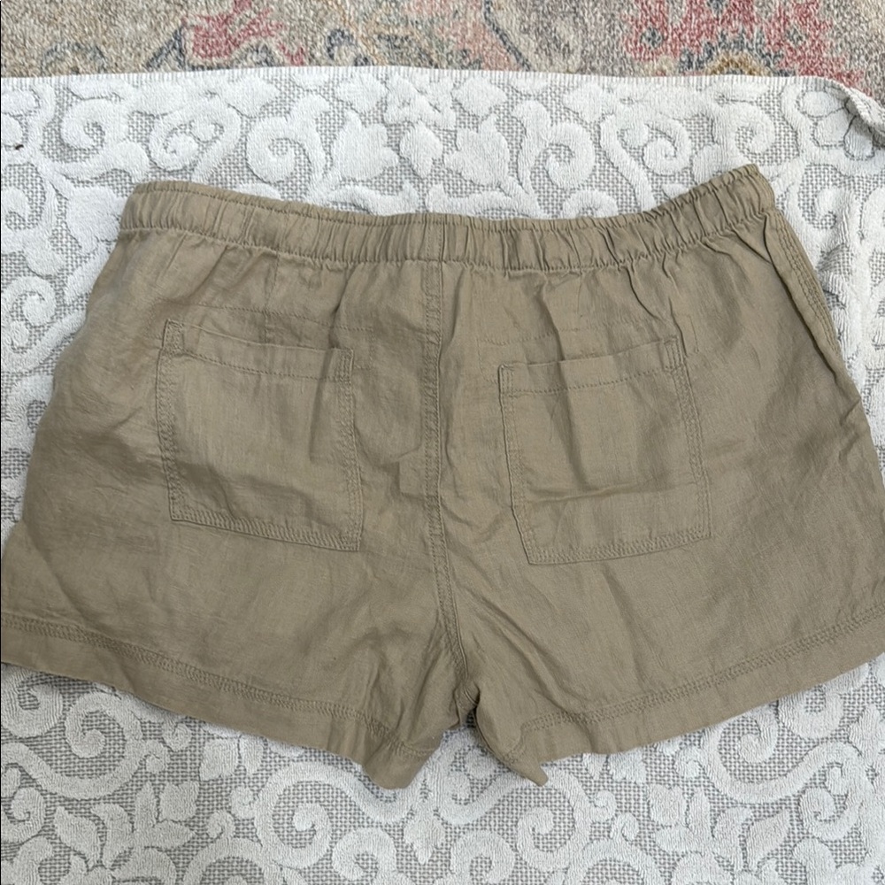 💯 % Linen Tan Shorts - Picture 3 of 5